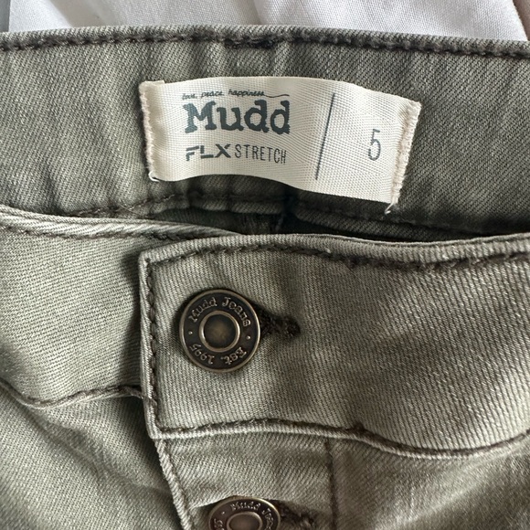 Army Green Button-Down Stretchy Jean Skirt with Pockets - Picture 5 of 5